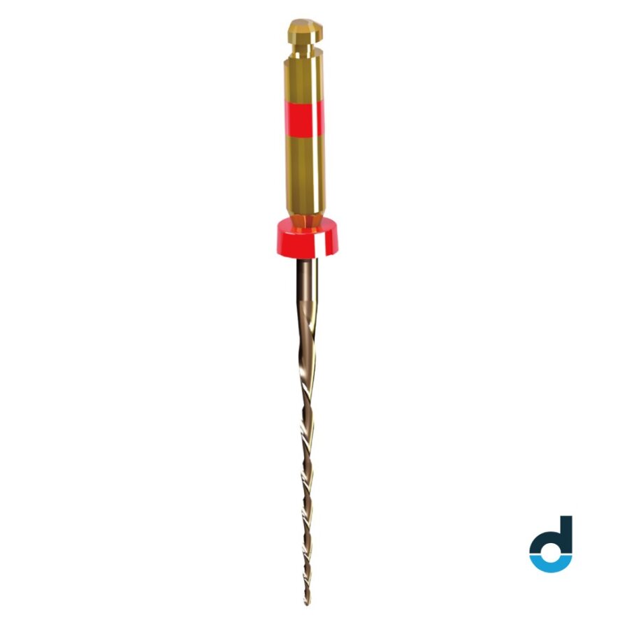 A 🎁 NiTi Reciprocating Solo Gold Files 21mm, 25mm and 31mm (100% off) with a slender, pointed tip and a red and gold handle. The cylindrical handle is distinctly marked in red. On the white background is a small, stylized logo featuring a lowercase "d" in the bottom right corner. This product from VSDent could be part of our exclusive Buy X Get Y offer. (9497052807478)